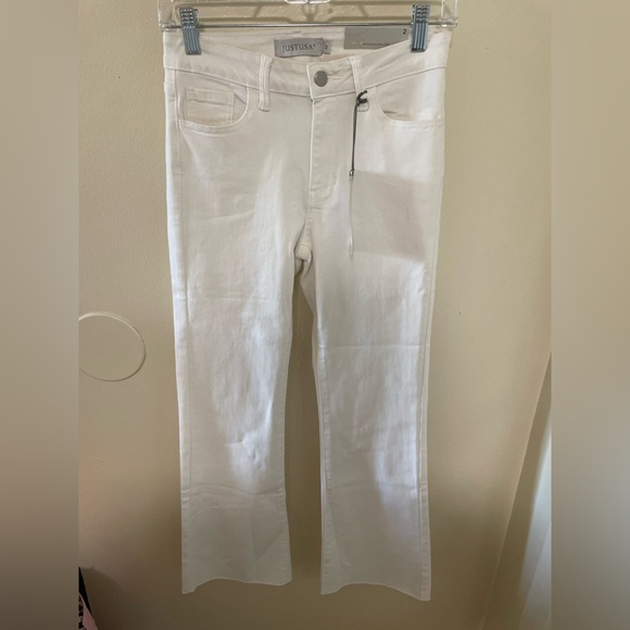 ✨NWT Just USA White Denim Cropped Flared Size 2 - Picture 2 of 11